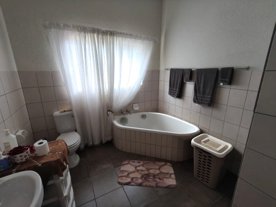 3 Bedroom Property for Sale in Protea Park North West